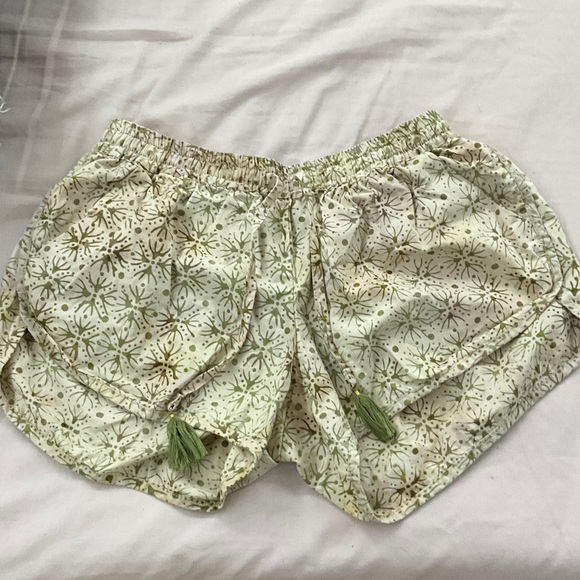 Patterned Green Women's Athletic Shorts - Picture 1 of 3